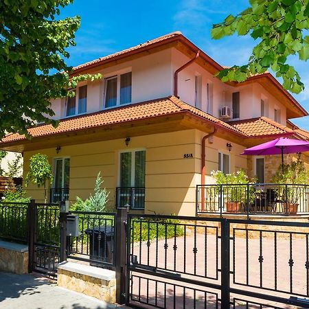 Andi Apartman Heviz Exterior photo