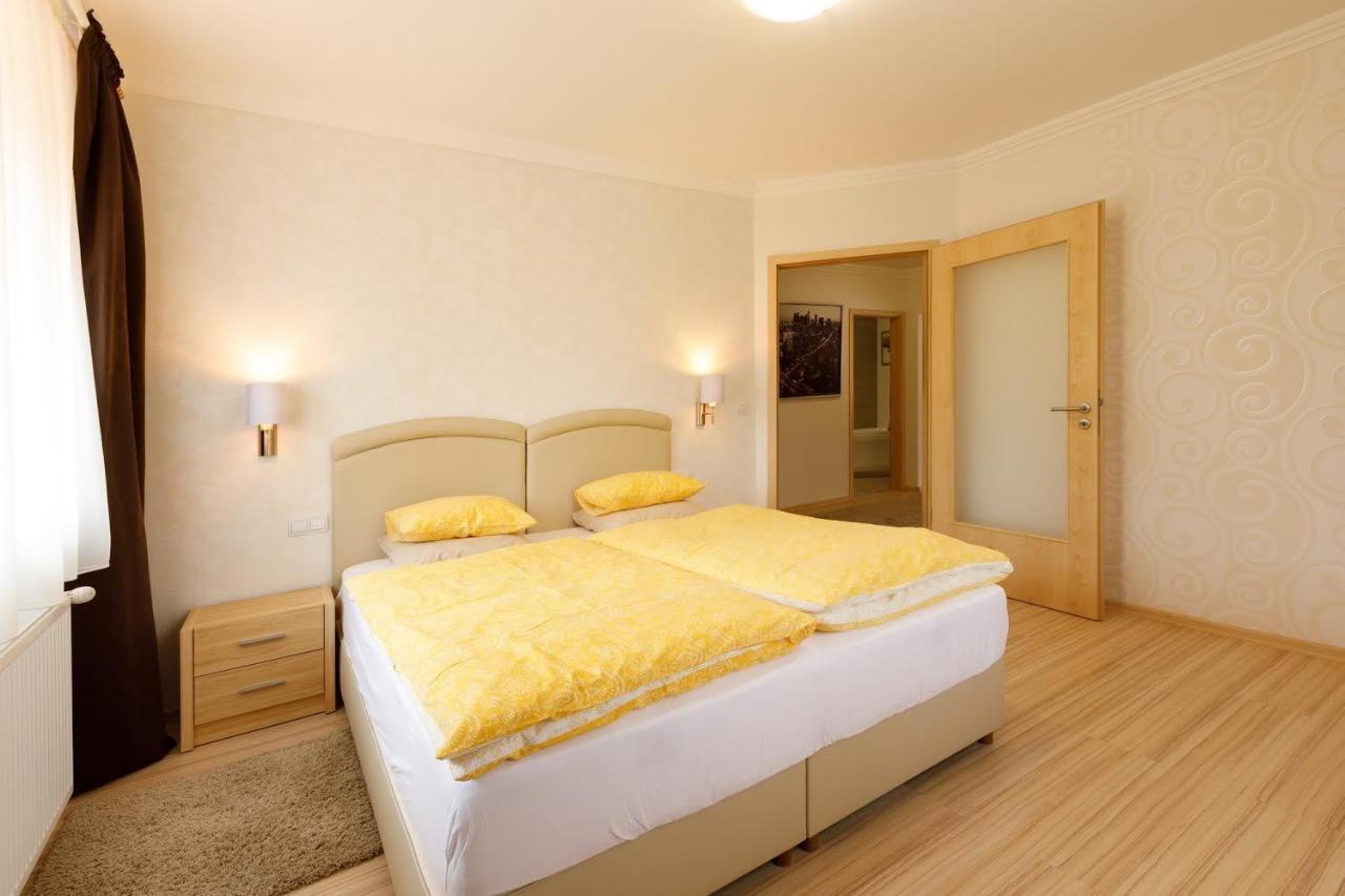 Andi Apartman Heviz Exterior photo