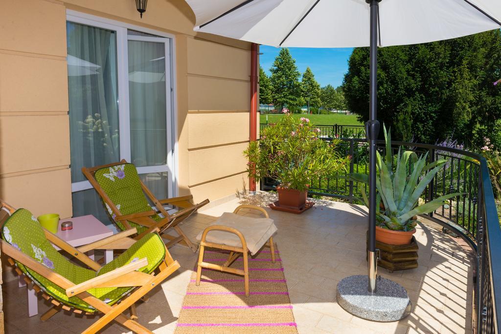 Andi Apartman Heviz Exterior photo