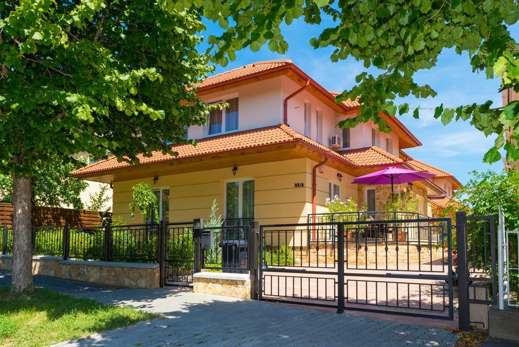 Andi Apartman Heviz Exterior photo