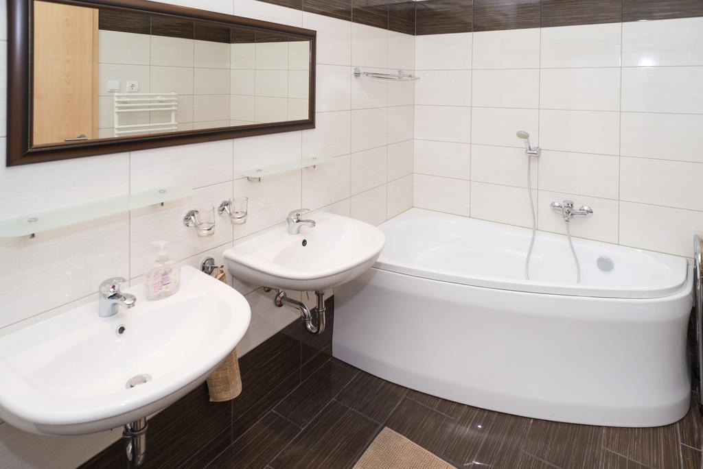 Andi Apartman Heviz Exterior photo